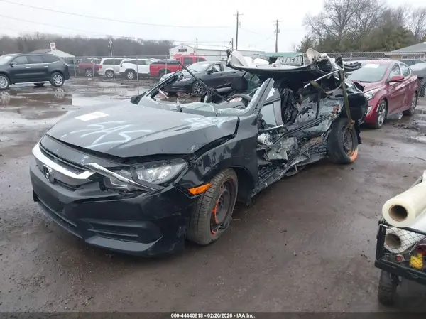 19XFC2F5XJE040613 2018 HONDA CIVIC - Image 2