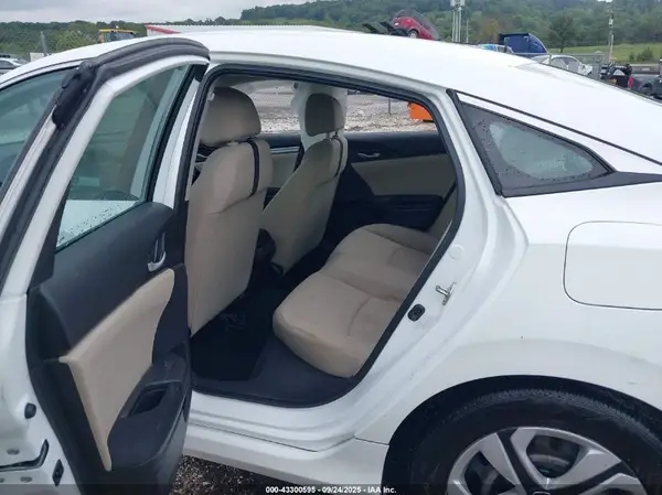 19XFC2F5XJE042765 2018 HONDA CIVIC - Image 8