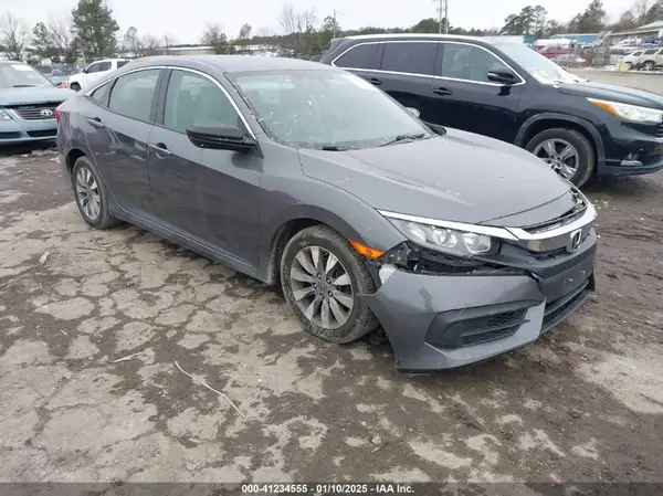 19XFC2F5XJE203969 2018 HONDA CIVIC - Image 1
