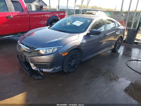 19XFC2F5XJE204815 2018 HONDA CIVIC - Image 2