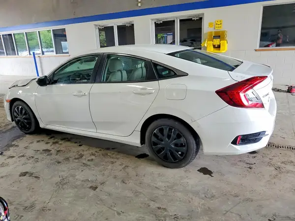 19XFC2F5XJE205494 2018 HONDA CIVIC - Image 2