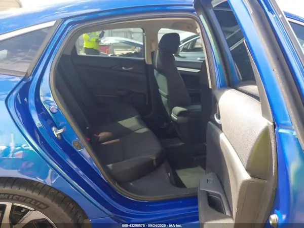 19XFC2F60KE016069 2019 HONDA CIVIC - Image 8