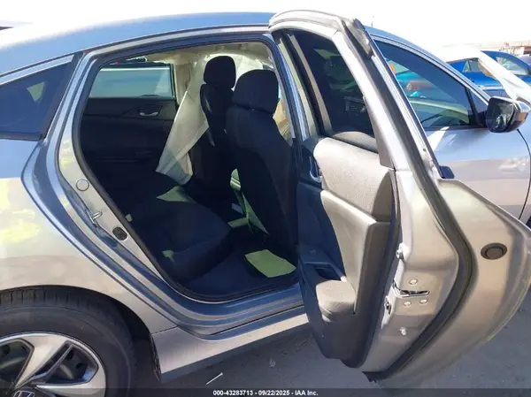 19XFC2F60KE049640 2019 HONDA CIVIC - Image 8