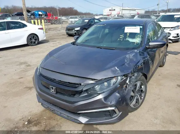 19XFC2F61KE037495 2019 HONDA CIVIC - Image 2