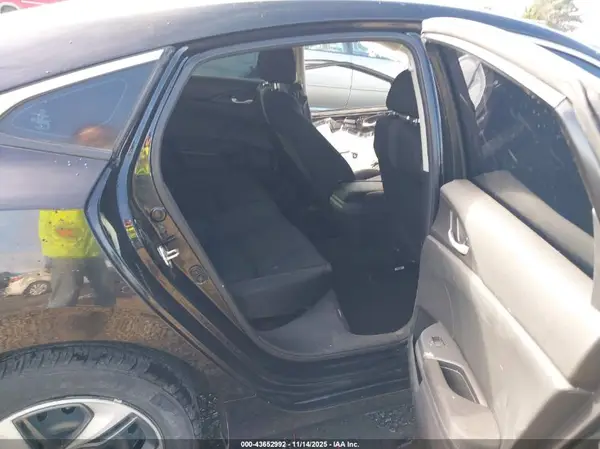 19XFC2F61KE205040 2019 HONDA CIVIC - Image 8