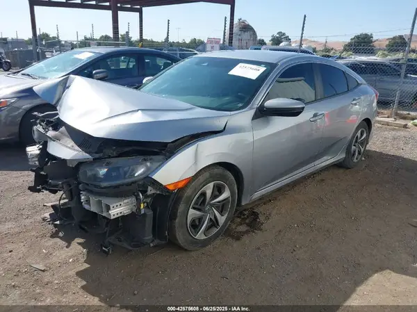 19XFC2F61KE205779 2019 HONDA CIVIC - Image 2