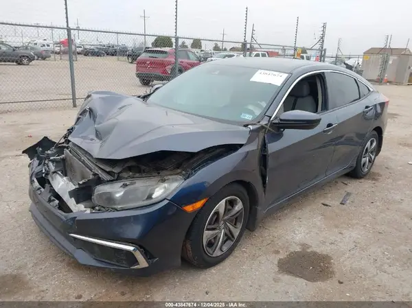 19XFC2F62KE023864 2019 HONDA CIVIC - Image 2