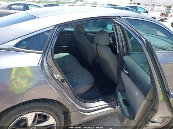 19XFC2F62KE027378 2019 HONDA CIVIC - Image 8