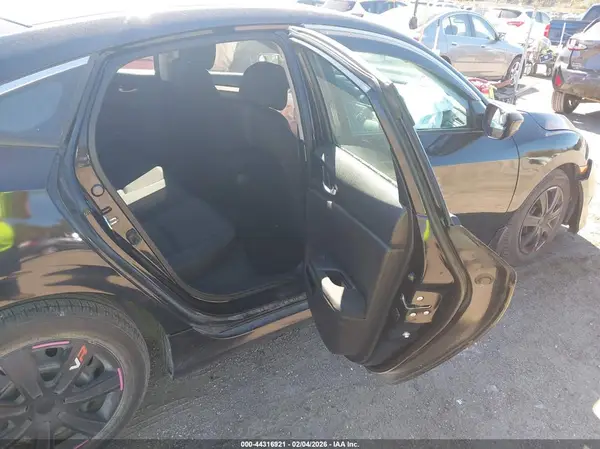 19XFC2F63KE025266 2019 HONDA CIVIC - Image 8