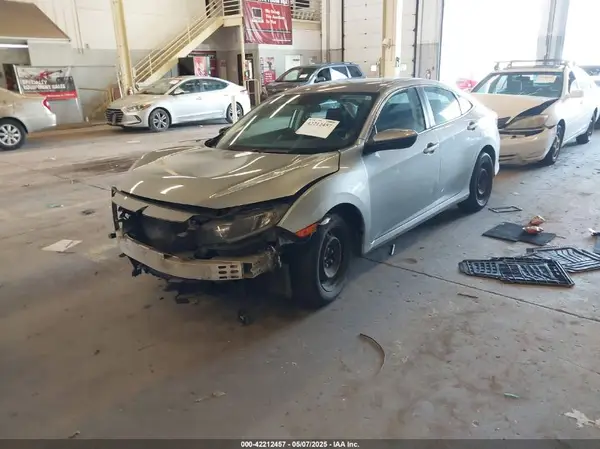 19XFC2F64KE208210 2019 HONDA CIVIC - Image 2