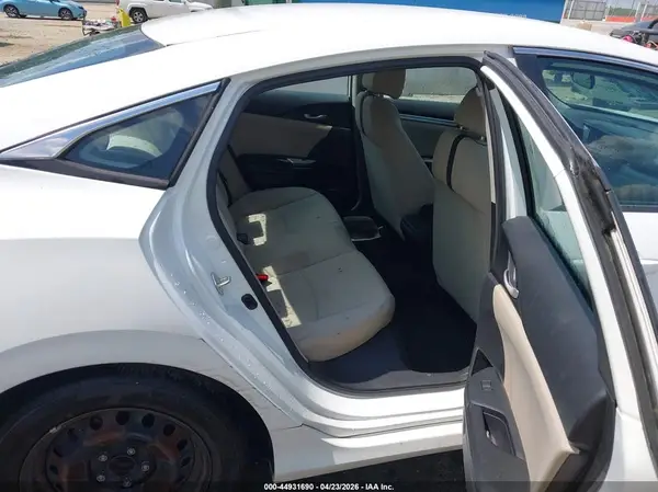 19XFC2F66JE026233 2018 HONDA CIVIC - Image 8
