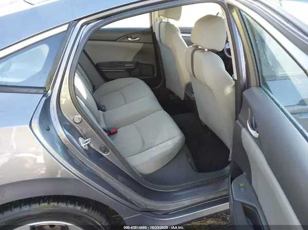 19XFC2F66KE010986 2019 HONDA CIVIC - Image 8