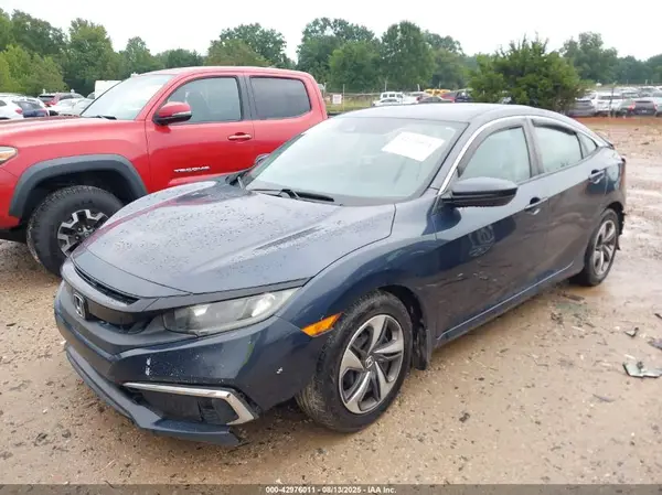19XFC2F67KE004758 2019 HONDA CIVIC - Image 2