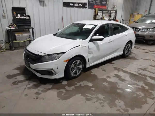 19XFC2F67KE024119 2019 HONDA CIVIC - Image 2