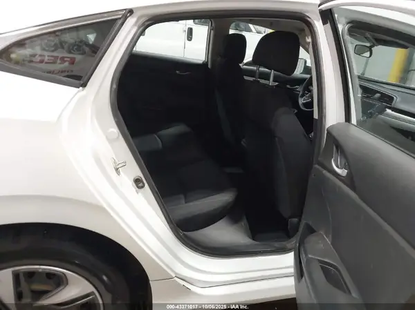 19XFC2F67KE024119 2019 HONDA CIVIC - Image 8
