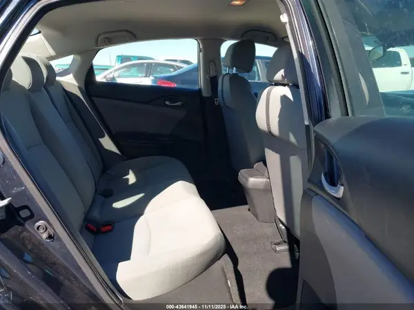 19XFC2F68KE050924 2019 HONDA CIVIC - Image 8