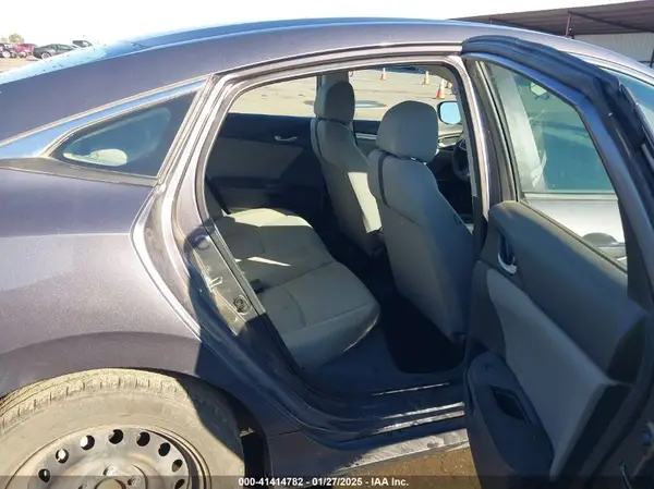 19XFC2F68KE210994 2019 HONDA CIVIC - Image 8