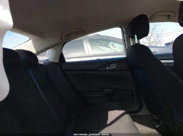 19XFC2F69KE004213 2019 HONDA CIVIC - Image 8