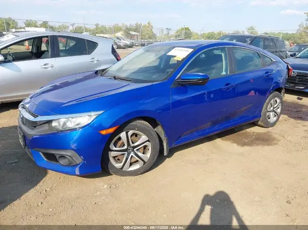 19XFC2F6XJE015915 2018 HONDA CIVIC - Image 2