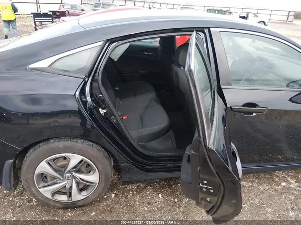 19XFC2F6XKE016855 2019 HONDA CIVIC - Image 8