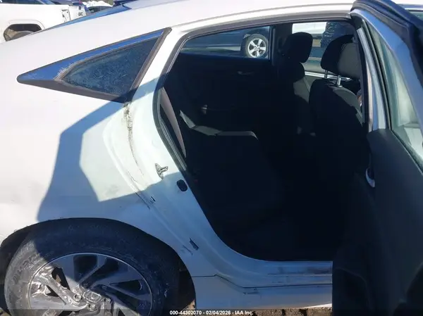 19XFC2F70GE072187 2016 HONDA CIVIC - Image 8