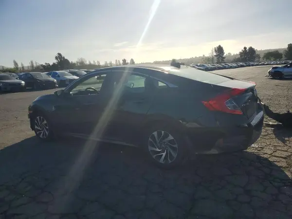 19XFC2F70JE003958 2018 HONDA CIVIC - Image 2