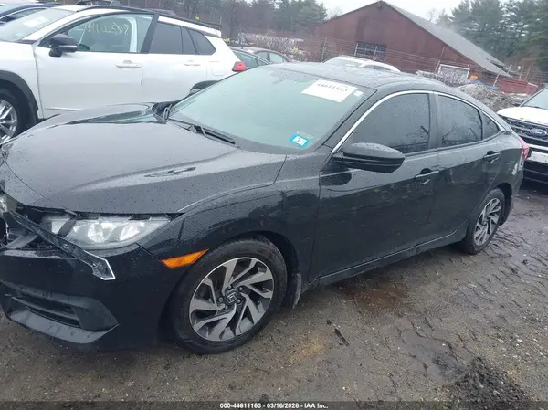 19XFC2F70JE004978 2018 HONDA CIVIC - Image 2