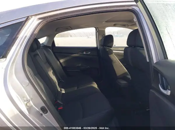 19XFC2F70JE007329 2018 HONDA CIVIC - Image 8