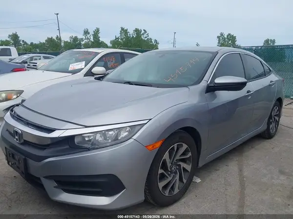 19XFC2F70JE007976 2018 HONDA CIVIC - Image 2