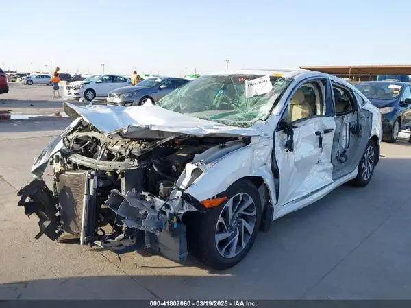 19XFC2F70JE008805 2018 HONDA CIVIC - Image 2