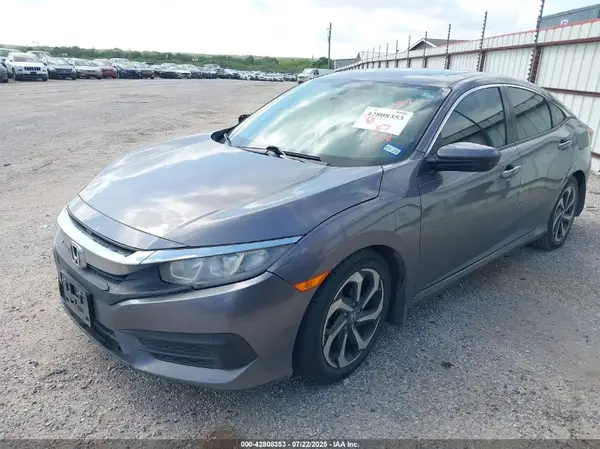 19XFC2F70JE013616 2018 HONDA CIVIC - Image 2
