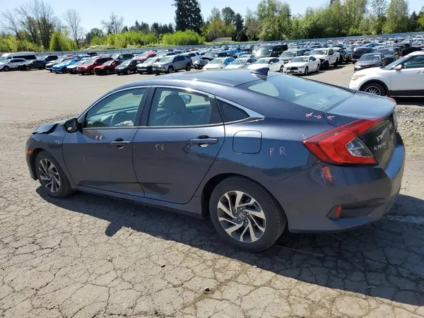 19XFC2F70JE017651 2018 HONDA CIVIC - Image 2