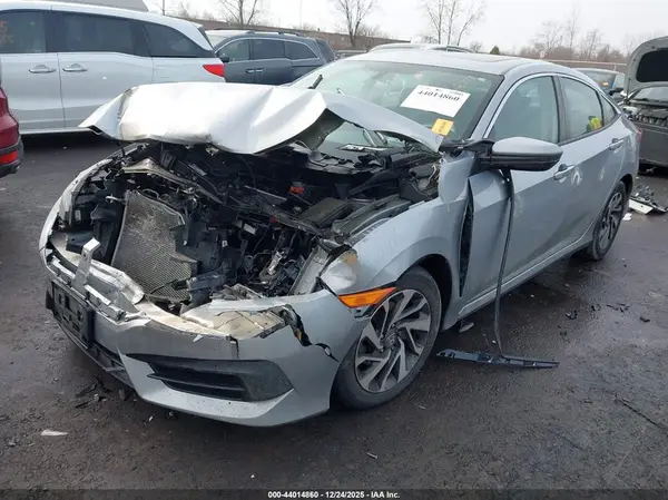 19XFC2F70JE023210 2018 HONDA CIVIC - Image 2