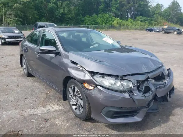 19XFC2F70JE025734 2018 HONDA CIVIC - Image 1