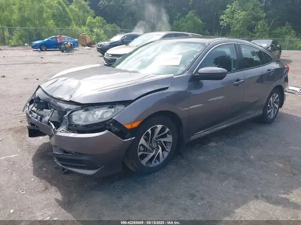 19XFC2F70JE025734 2018 HONDA CIVIC - Image 2