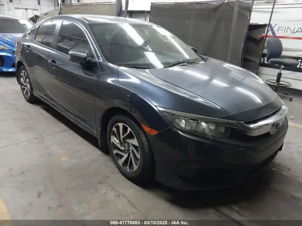 19XFC2F70JE031663 2018 HONDA CIVIC - Image 1