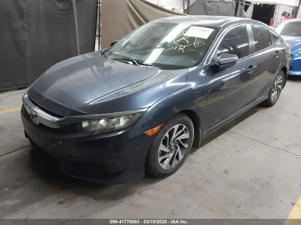19XFC2F70JE031663 2018 HONDA CIVIC - Image 2