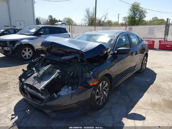 19XFC2F70JE033168 2018 HONDA CIVIC - Image 2