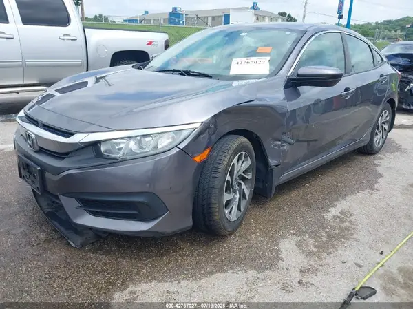 19XFC2F70JE038337 2018 HONDA CIVIC - Image 2