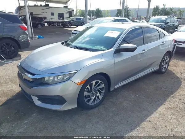 19XFC2F70JE205781 2018 HONDA CIVIC - Image 2