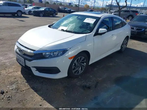 19XFC2F70JE206185 2018 HONDA CIVIC - Image 2