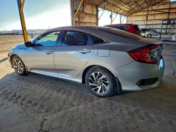 19XFC2F71GE007607 2016 HONDA CIVIC - Image 2