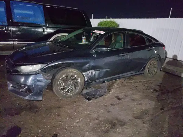 19XFC2F71GE073316 2016 HONDA CIVIC - Image 1