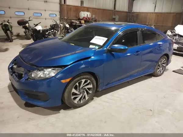 19XFC2F71JE007016 2018 HONDA CIVIC - Image 2