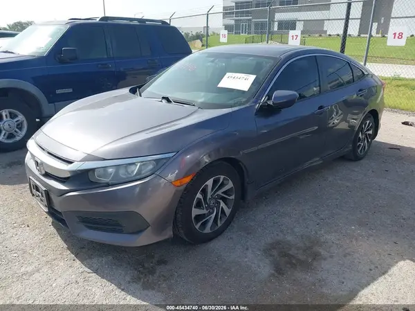 19XFC2F71JE007999 2018 HONDA CIVIC - Image 2