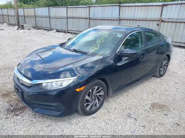 19XFC2F71JE008425 2018 HONDA CIVIC - Image 2