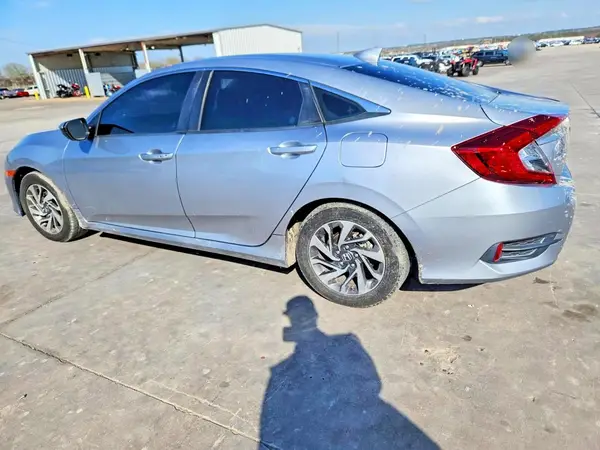 19XFC2F71JE009395 2018 HONDA CIVIC - Image 2