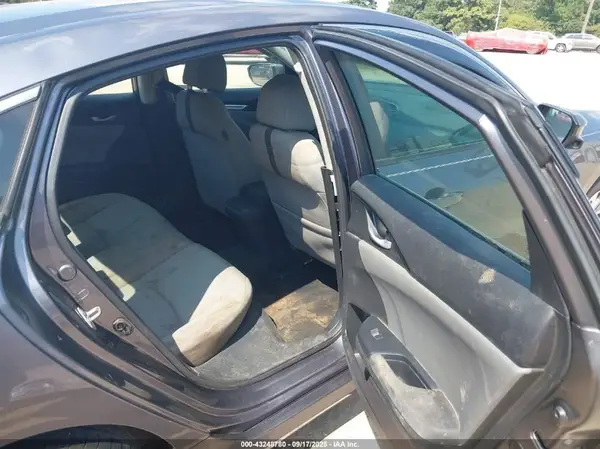 19XFC2F71JE022406 2018 HONDA CIVIC - Image 8