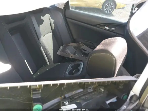19XFC2F71JE024351 2018 HONDA CIVIC - Image 8
