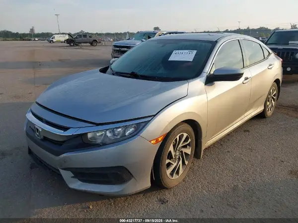 19XFC2F71JE031803 2018 HONDA CIVIC - Image 2